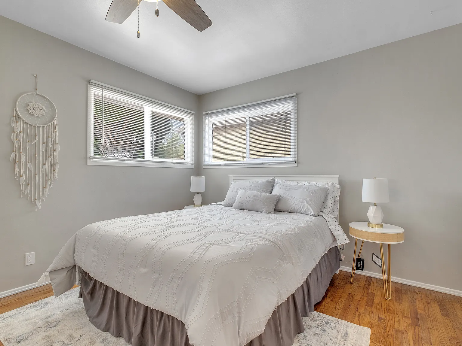 3 bed, 950 sqft, $4,400 — Photo 4