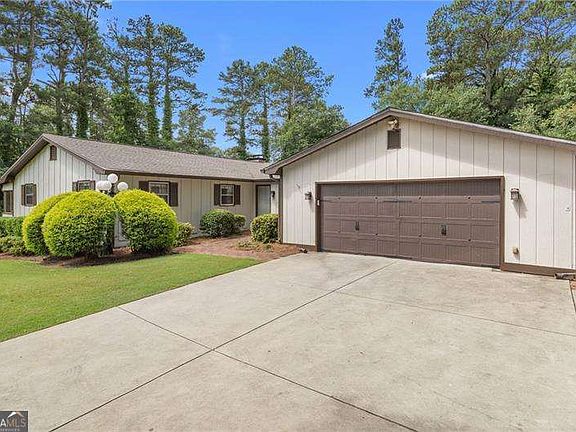 3rd image of 1204 Heritage Hills Cir