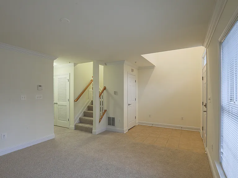 803 McHenry St — Photo 11