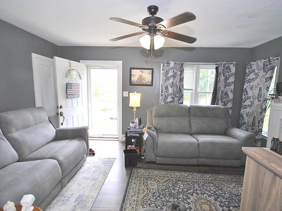 5th image of 133 Reichard Dr #1
