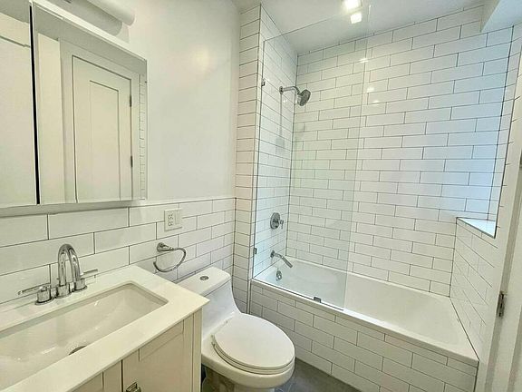 3rd image of 300 W 112th St APT 5D