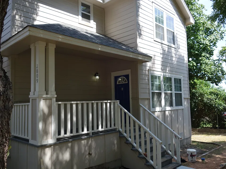 Unit B Front Porch