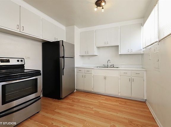 3rd image of 5153 Jarlath Ave