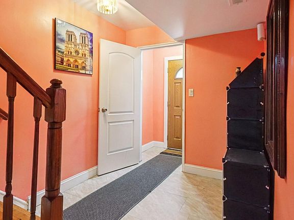 4th image of 2733 Hone Avenue