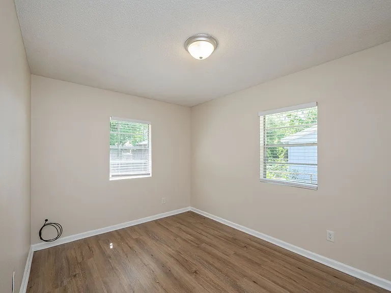 709B Greenwood St — Photo 16