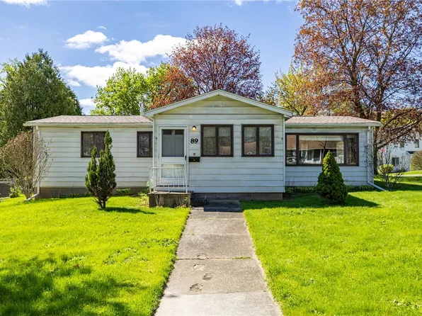 89 Chapel St, Mount Morris, NY 14510