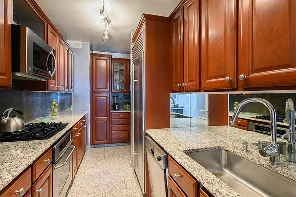 Sold by Nest Seekers International | media 13