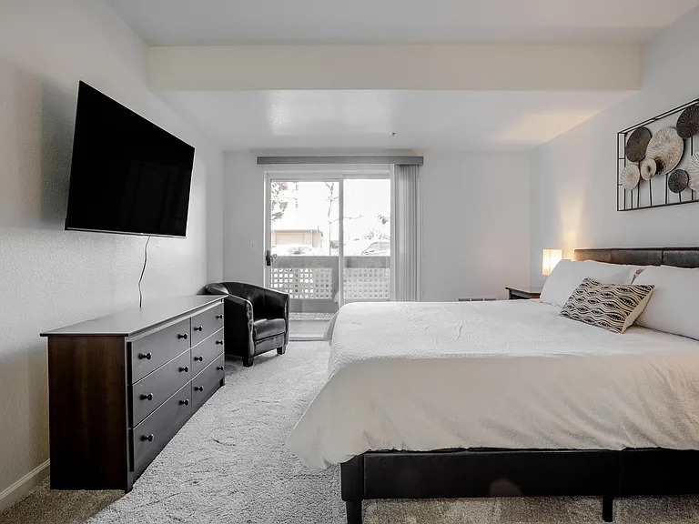 215 Stonepine Ln — Photo 12
