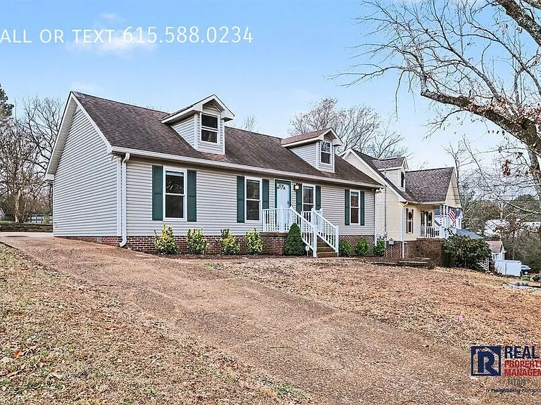 7184 Chester Rd — Photo 1