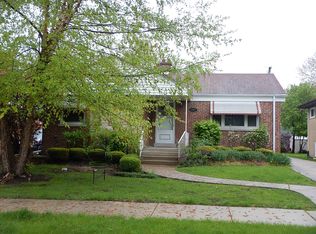 1317 Portsmouth Ave, Westchester, IL 60154
