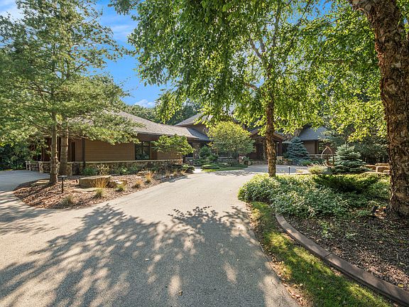 4th image of 4025 Forest Acres