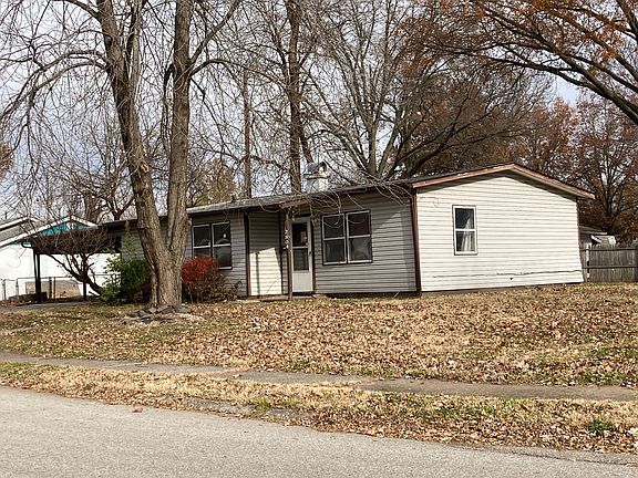 4th image of 2804 Forest Ave