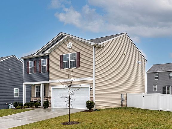 3rd image of 144 Bell Tower Ln