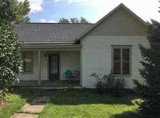 305 E Center St, Oxford, IA 52322
