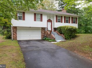 10535 Brevity Dr, Great Falls, VA 22066