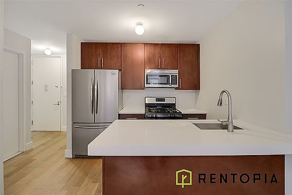 1st image of 58 Stagg St #1V