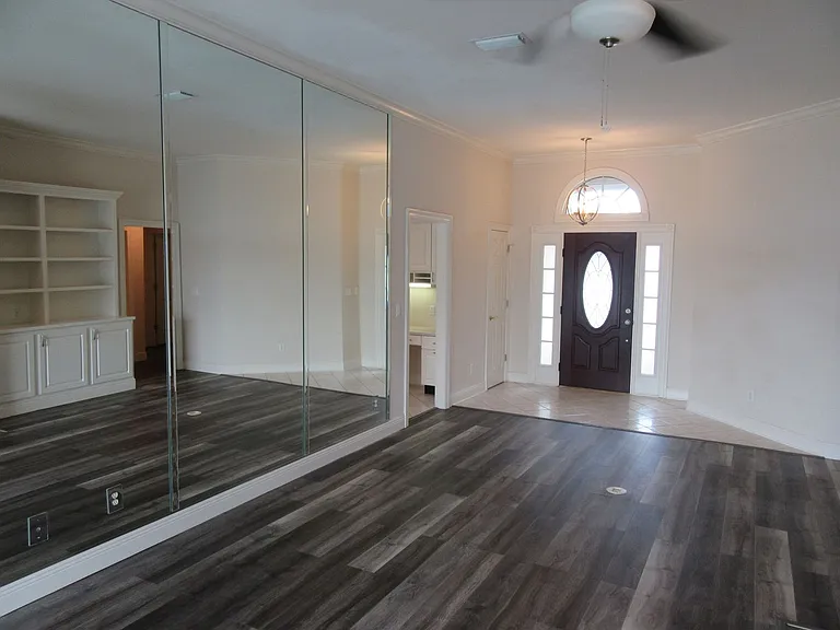 2516 Country Club Dr — Photo 8