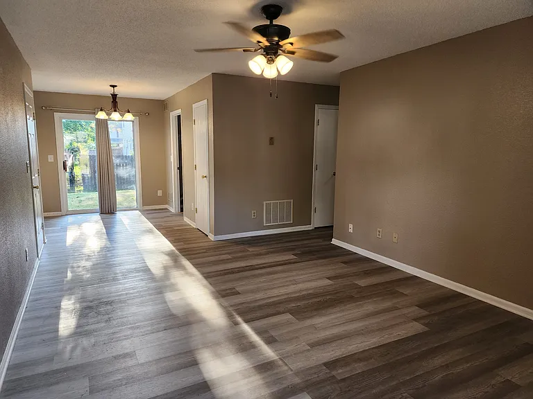 1312 Blue Heron Ln — Photo 2