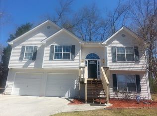 5364 Forest Dr, Loganville, GA