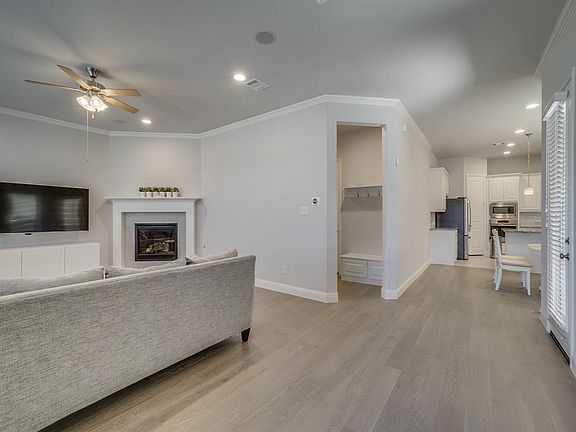 3rd image of 2443 Cathedral Dr
