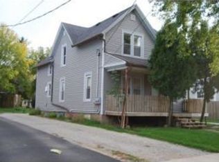 305 1/2 E McKinley St, Appleton, WI 54915