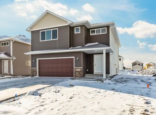 2518 Fulton Loop S, Fargo, ND 58104