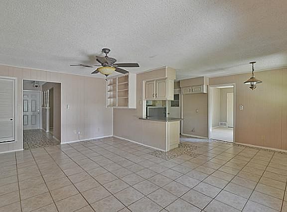 2nd image of 2505 Monterrey St