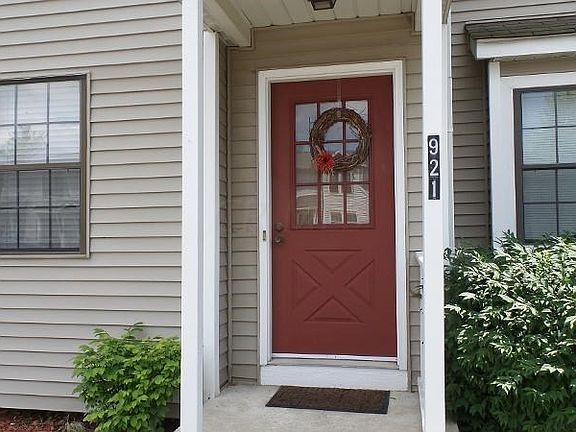 2nd image of 921 Noddymill Ln E