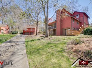 3711 Crestbrook Ln, Pfafftown, NC 27040