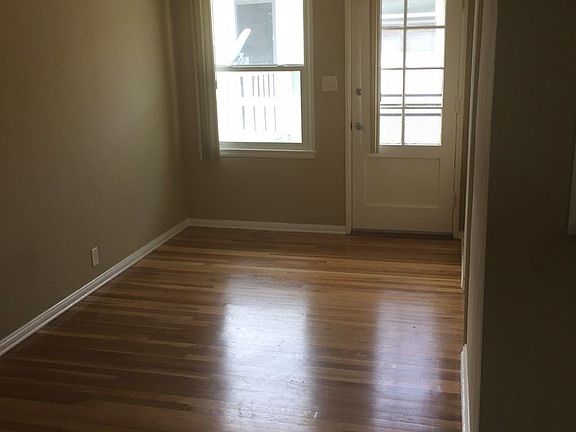 3rd image of 4424 Le Park Dr