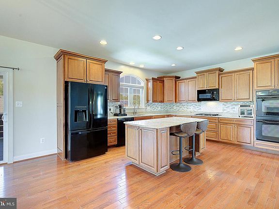 3rd image of 3436 Hill Gail Dr