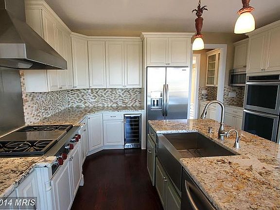 2nd image of 242 Inez Ln