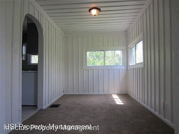 5th image of 3205 N Gladstone Ave