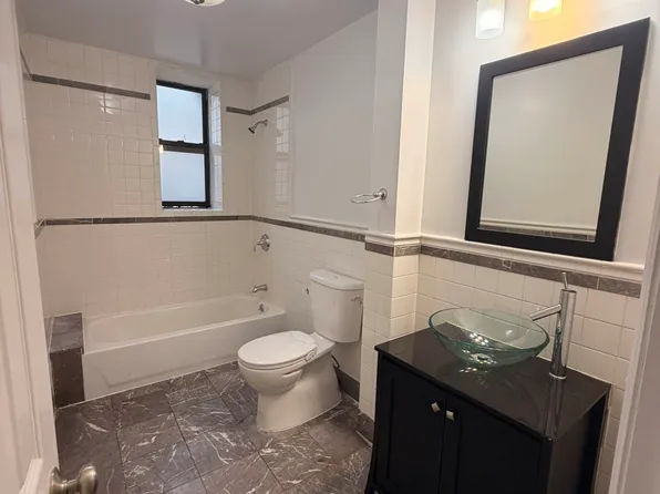 118-80 Metropolitan Avenue image 4 of 16