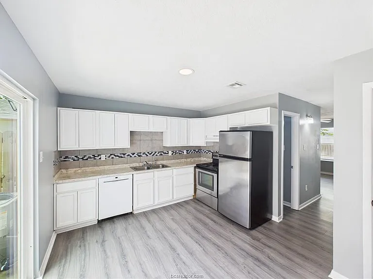 1104 Verde Dr #A — Photo 4