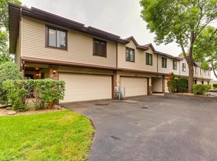 8815 Maplebrook Ct N, Brooklyn Park, MN 55445