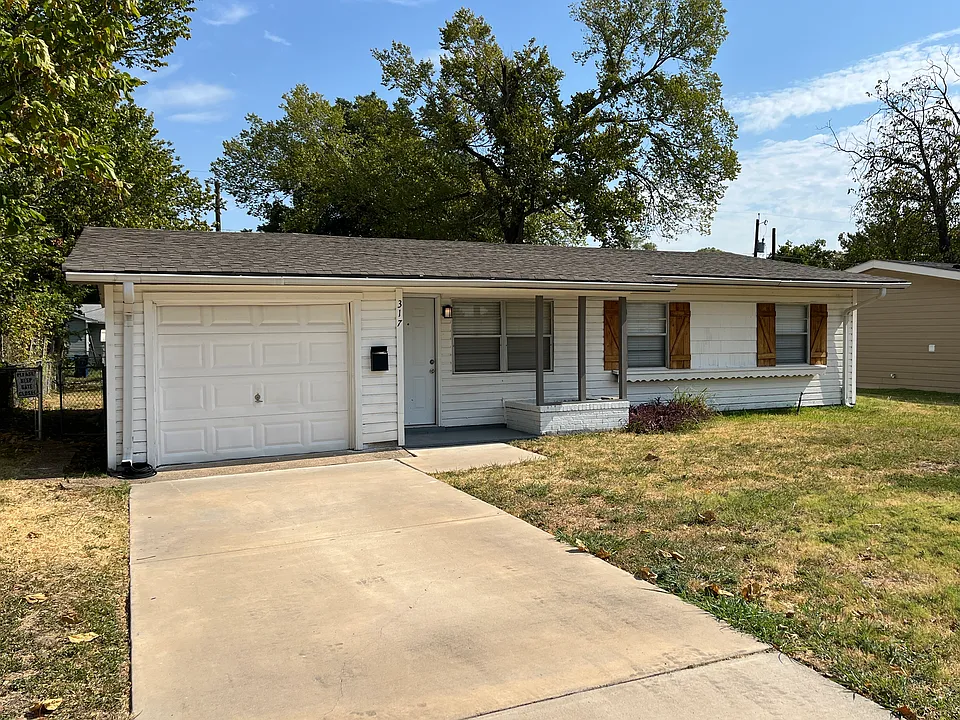 317 E Ridgewood Dr