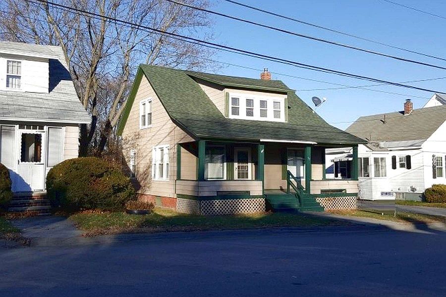 2nd image of 59 Oak St