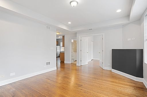 3rd image of 2001 W Jarvis Ave APT 2