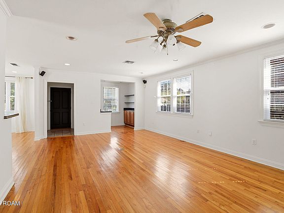 5th image of 240 Ridgeway Dr