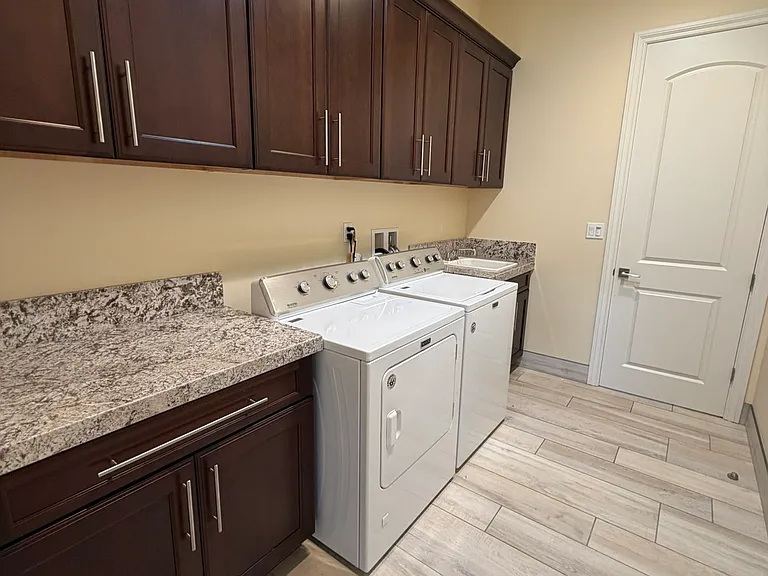 7603 Romeria St — Photo 48