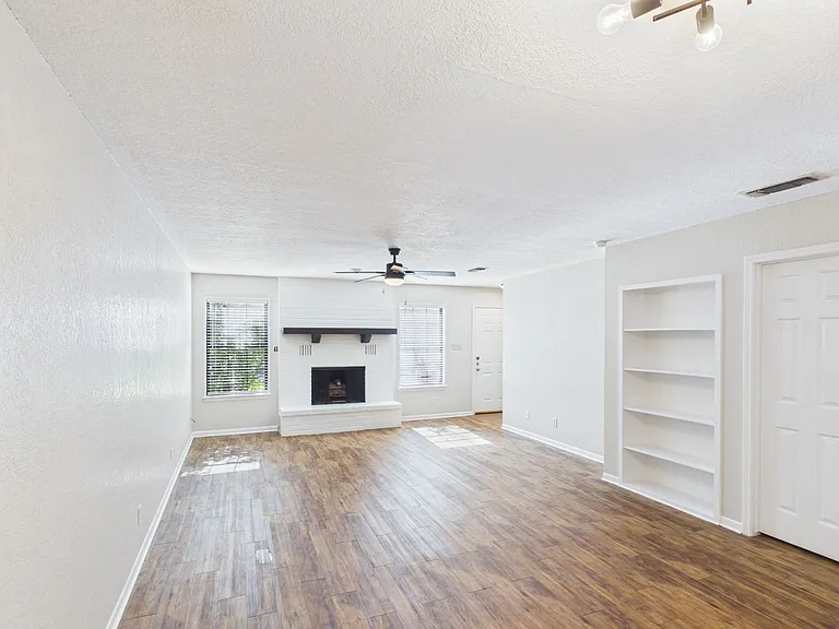 119 Frederick Rd — Photo 7