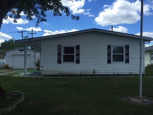 1st image of 250 N Crescent Dr