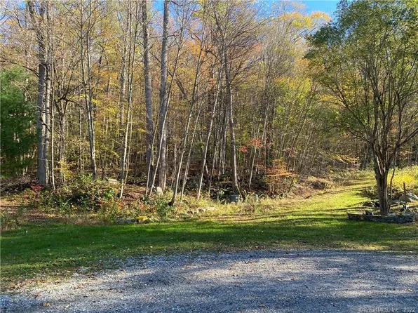 11 Applewood Lane, Cornwall, CT 06754
