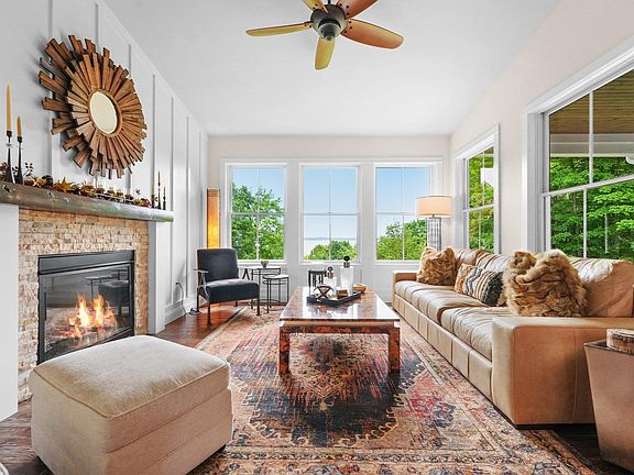 3rd image of 8127 S Shoreside Dr