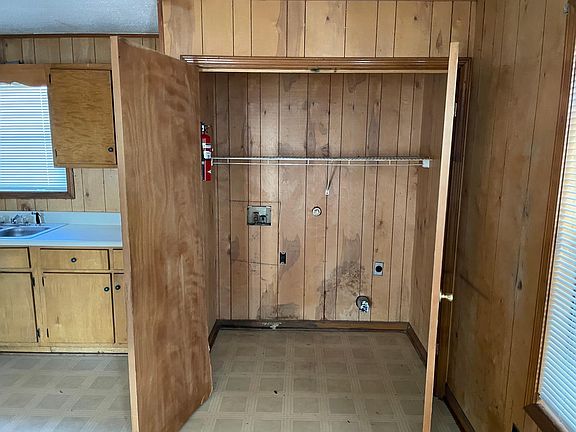 2nd image of 4 Juanita Dr #4