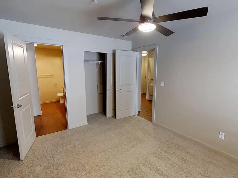 One Lake Place — Photo 11