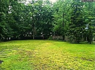 17 Shawondassee Dr, Timberlake, OH 44095