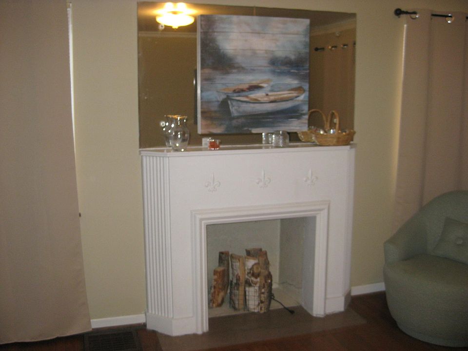 1st image of 1600 Elmwood Ave APT C