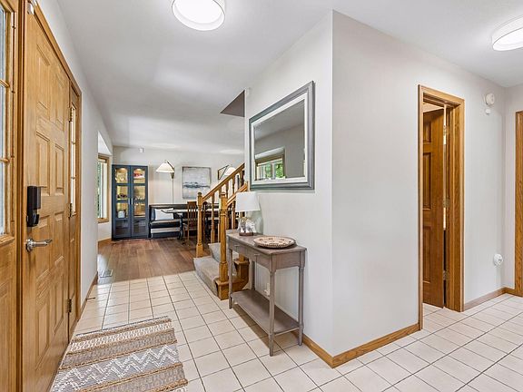 5th image of 3205 Julian Dr